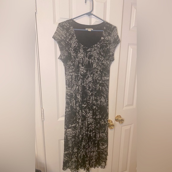 Coldwater Creek Dresses & Skirts - EUC Coldwater Creek Dress Mesh Fit & Flare Midi Black White Lettuce Hem Size 14